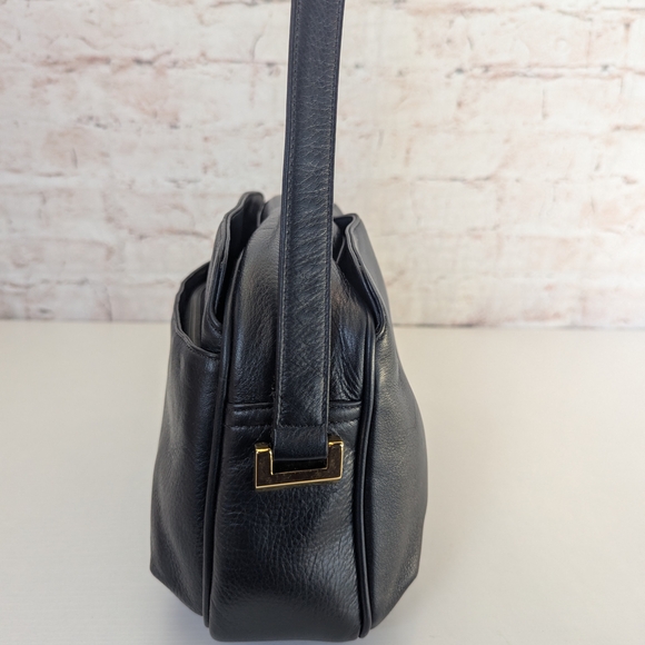 VTG Cole Haan Black Pebbled Leather Camera Bag - Minimalist Crossbody - Gold Har - Picture 4 of 16